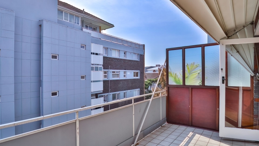 To Let 2 Bedroom Property for Rent in Sea Point Western Cape